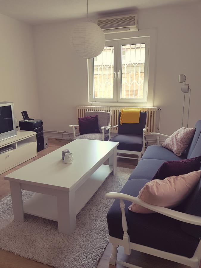 Cosy And Chic... Parking Included Apartment Sarajevo Exterior photo