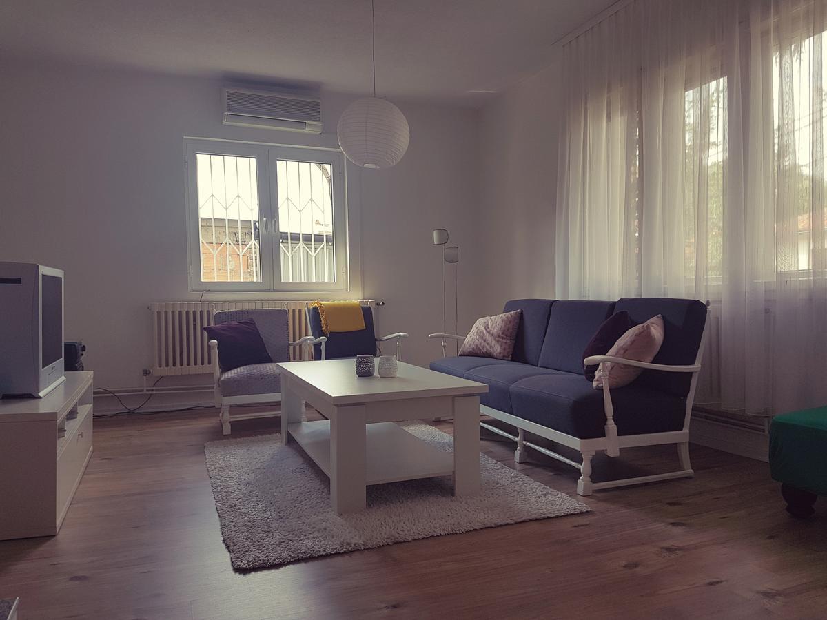 Cosy And Chic... Parking Included Apartment Sarajevo Exterior photo